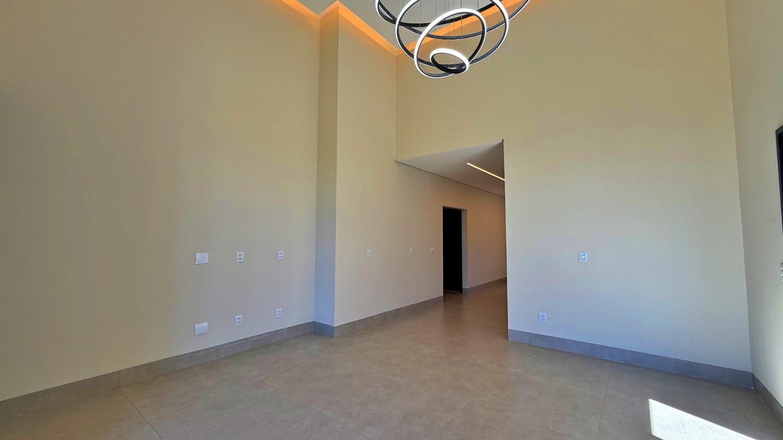 Casa Térrea à Venda - Condomínio Terras Alpha Residencial 1 | Senador Canedo - GO — foto