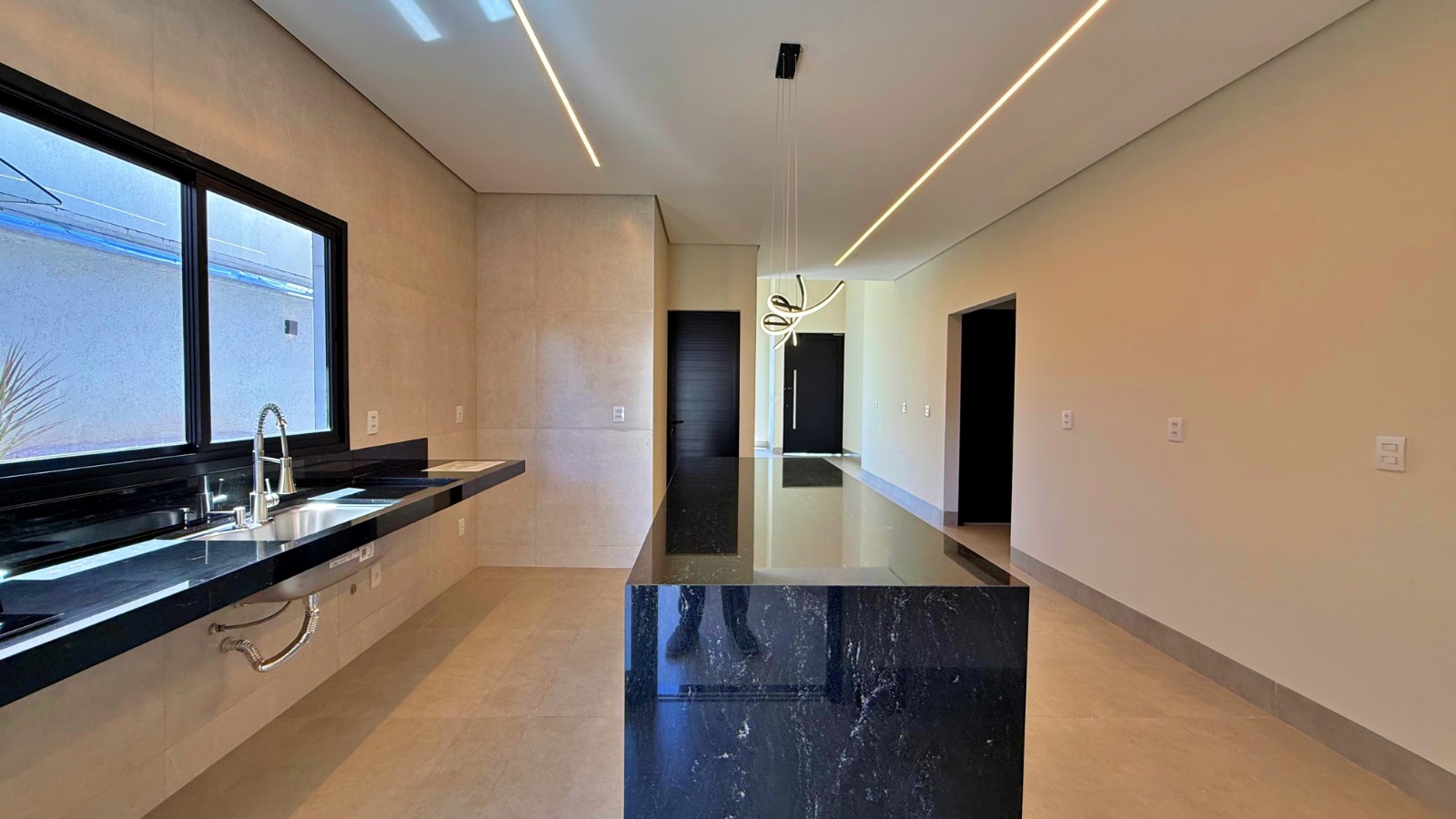 Casa Térrea à Venda - Condomínio Terras Alpha Residencial 1 | Senador Canedo - GO — foto