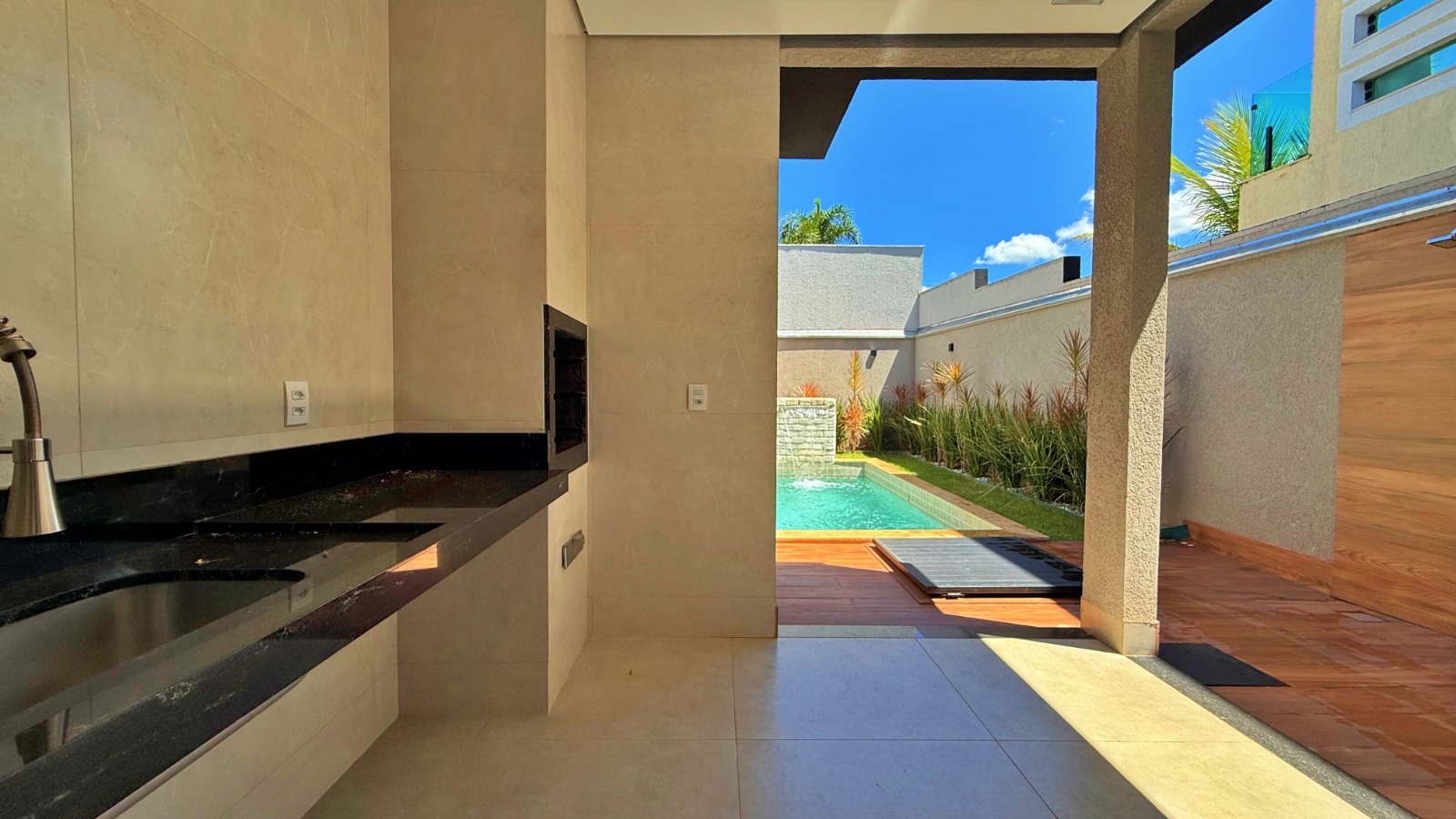 Casa Térrea à Venda - Condomínio Terras Alpha Residencial 1 | Senador Canedo - GO — foto