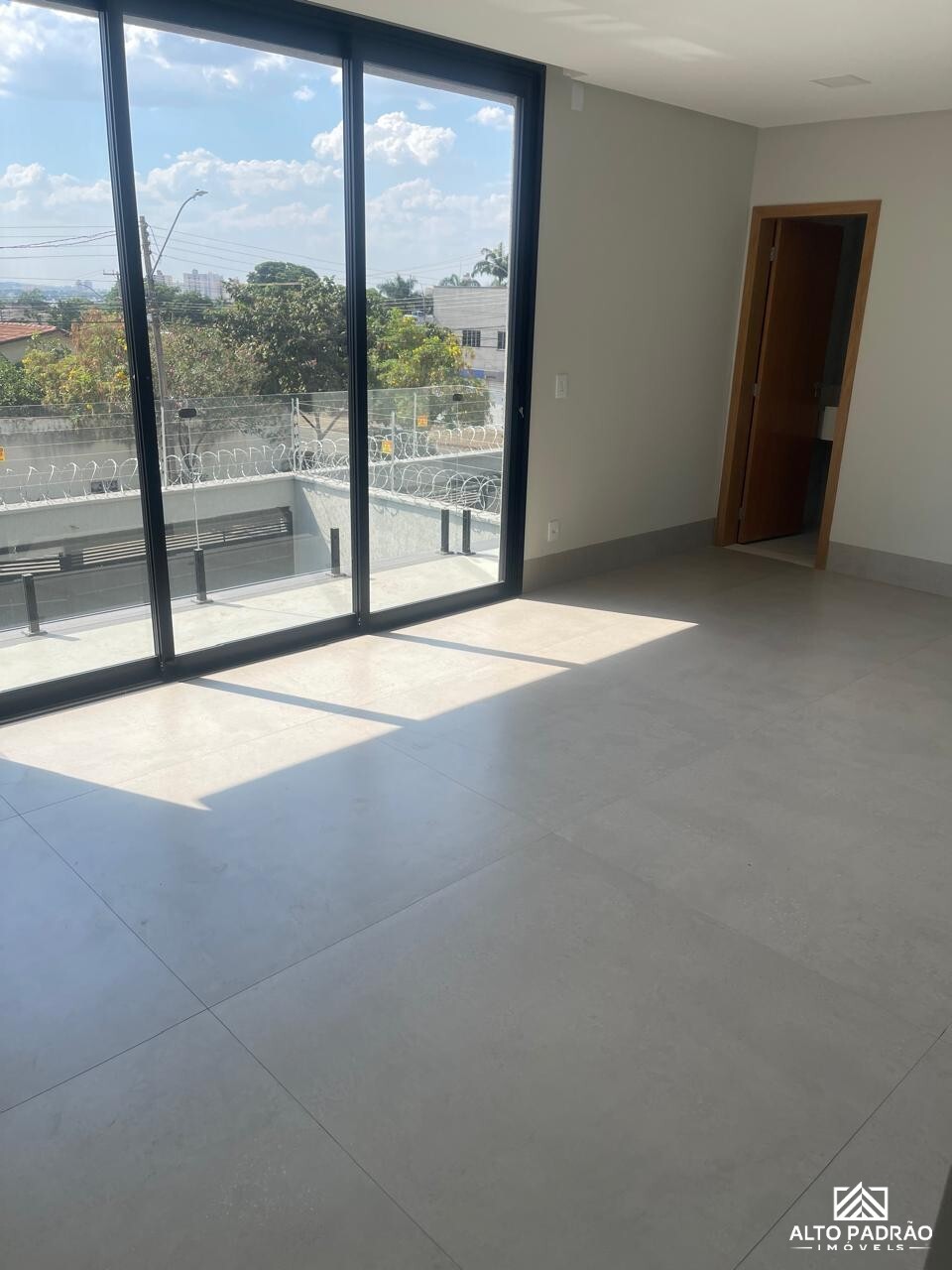 Casa à venda no bairro Parque Amazônia em Goiânia/GO — foto