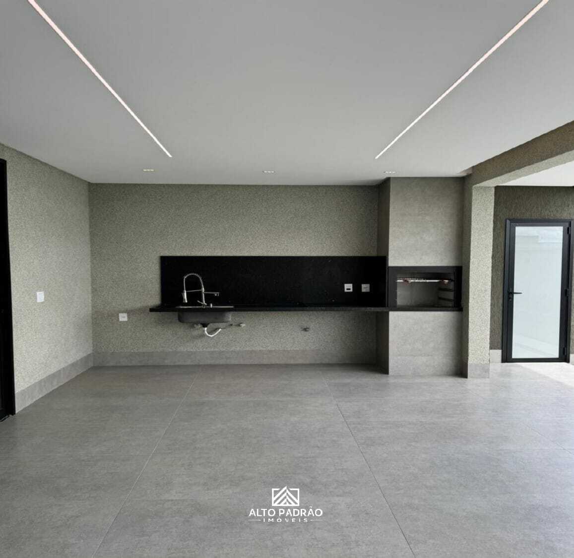 Casa à venda no bairro Jardim Cristal em Aparecida de Goiânia/GO — foto