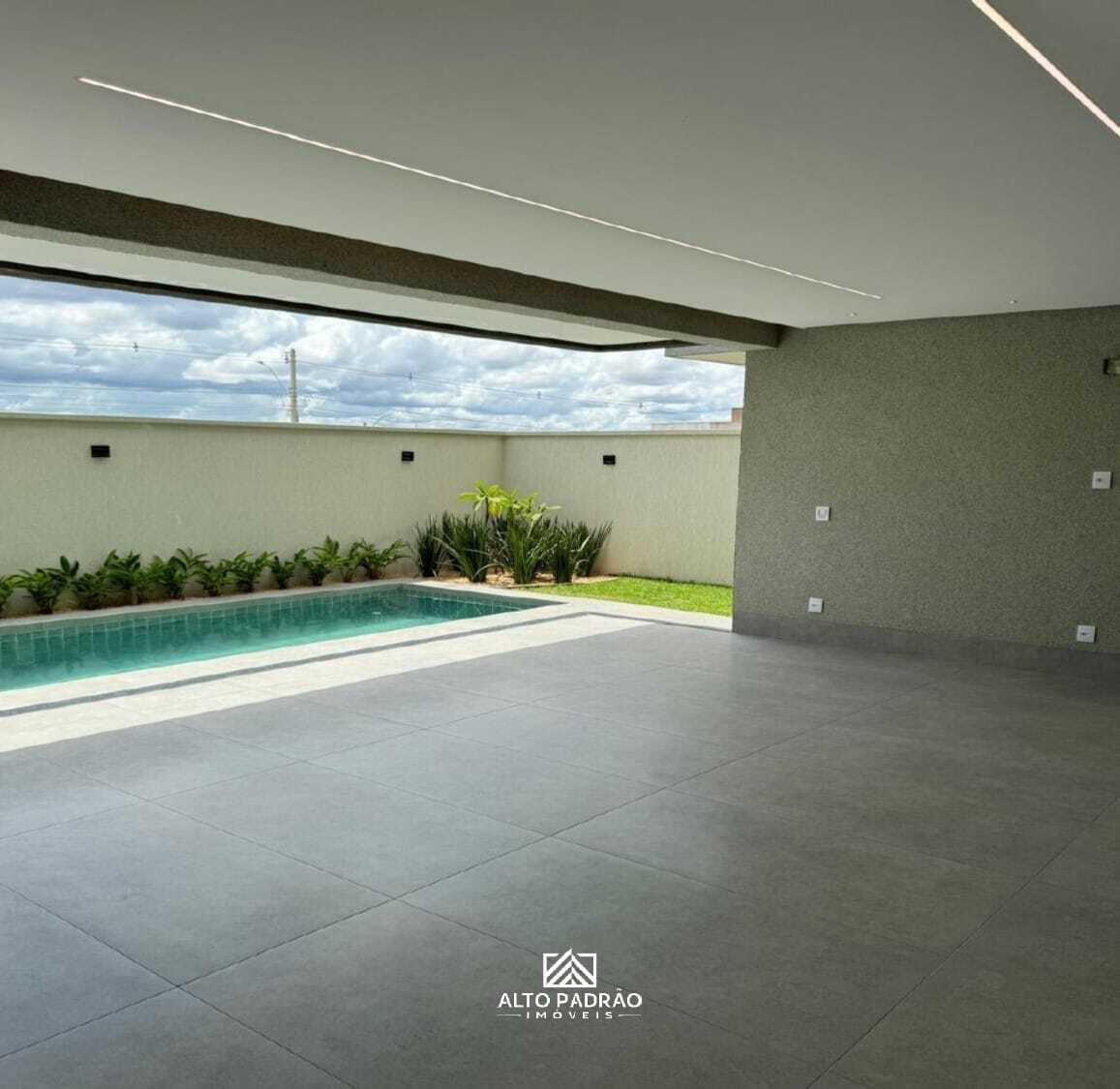 Casa à venda no bairro Jardim Cristal em Aparecida de Goiânia/GO — foto