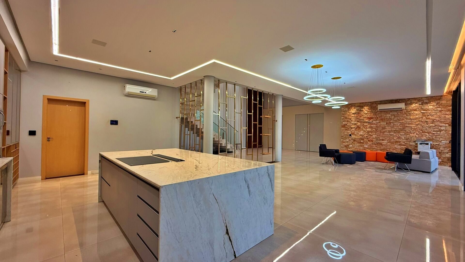 Sobrado 5 Suítes, 669 m² c/ Lazer à Venda na 204 Sul — foto