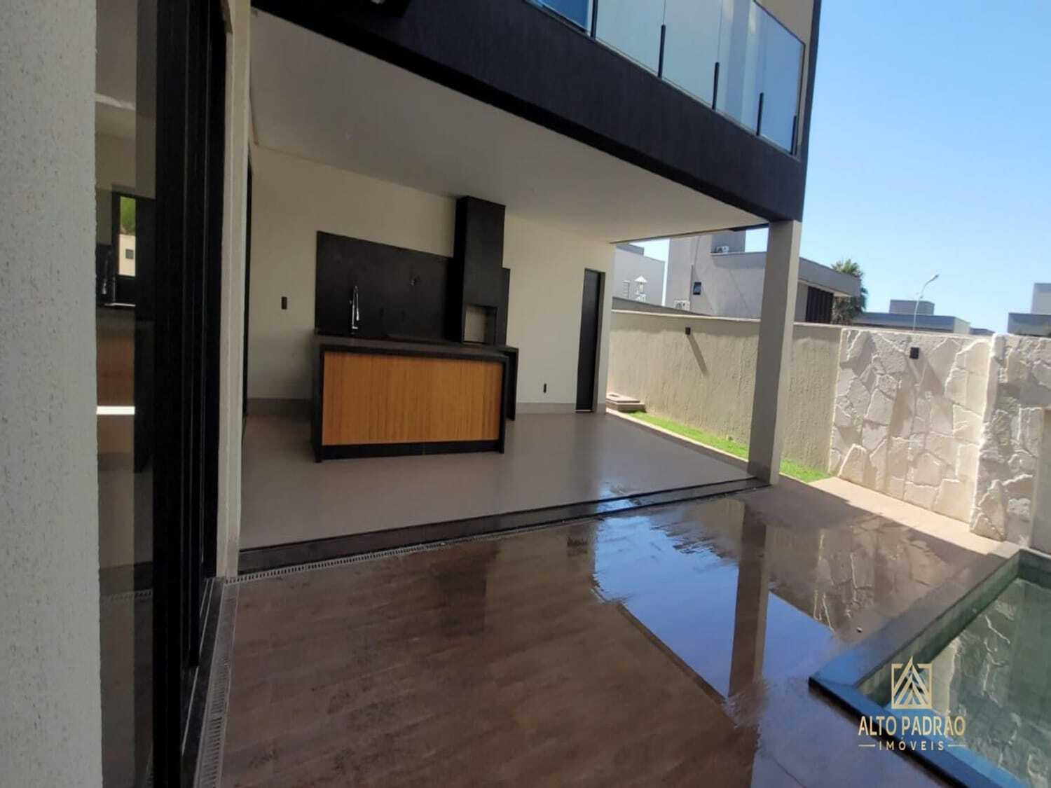 Casa à venda no bairro Residencial Goiânia Golfe Clube em Goiânia/GO — foto
