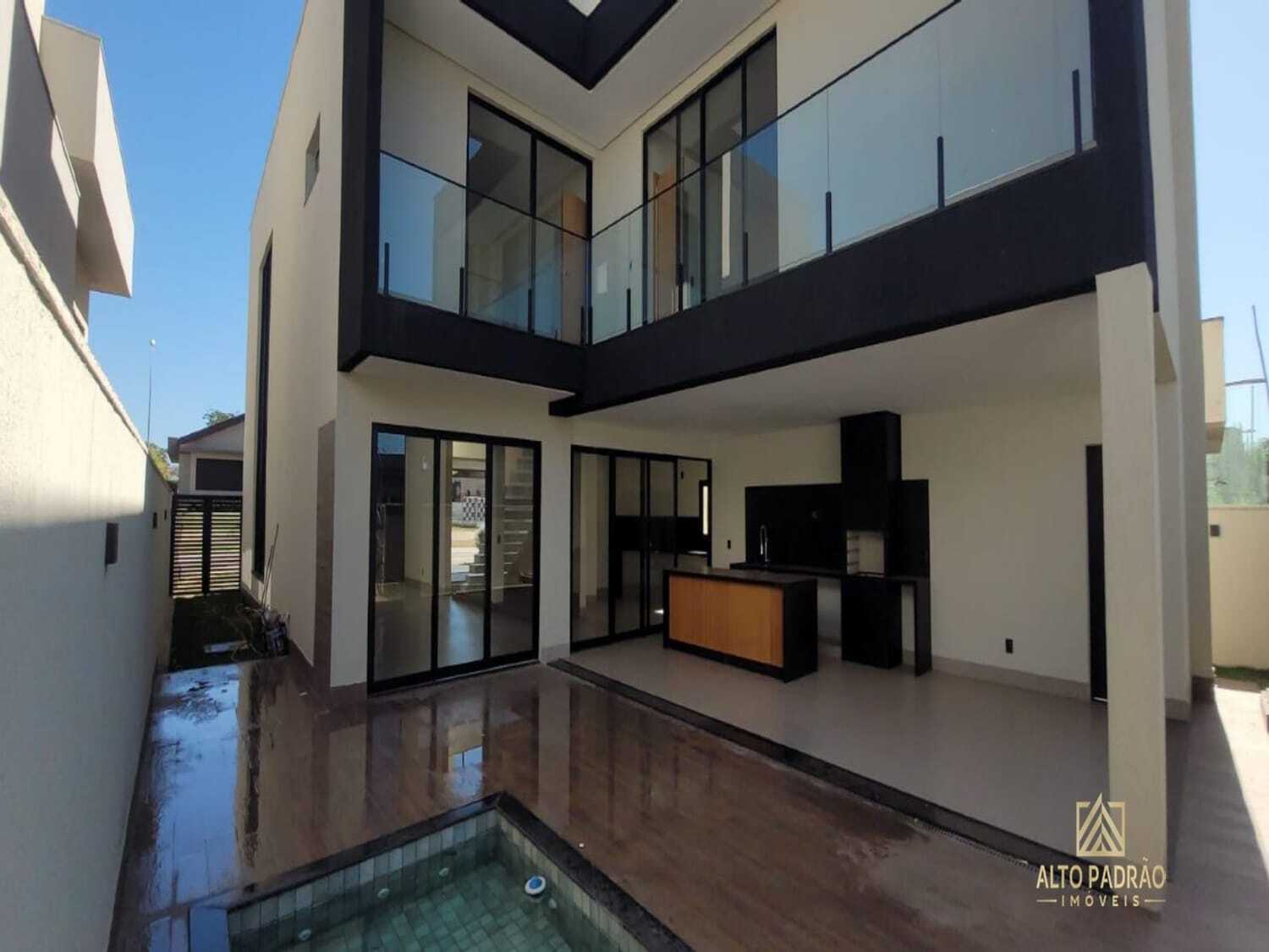 Casa à venda no bairro Residencial Goiânia Golfe Clube em Goiânia/GO — foto