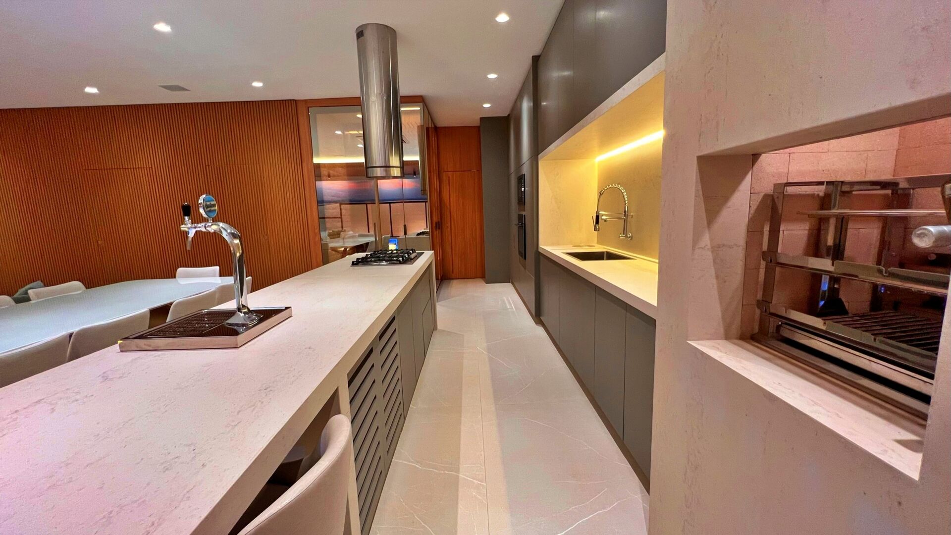 Apartamento 3 Suítes, 210 m² à Venda na Orla da Graciosa - Comodoro By Fama — foto