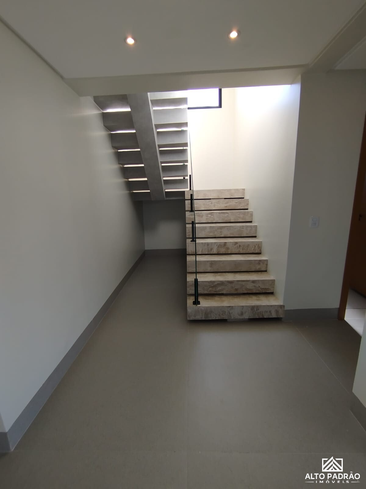 Casa à venda no bairro Jardins Capri em Senador Canedo/GO — foto