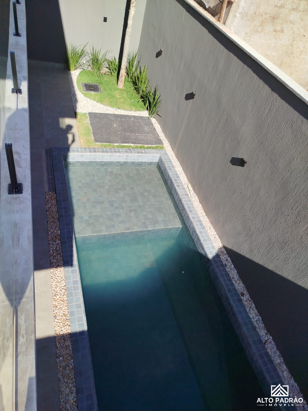 Casa à venda no bairro Jardins Capri em Senador Canedo/GO — foto
