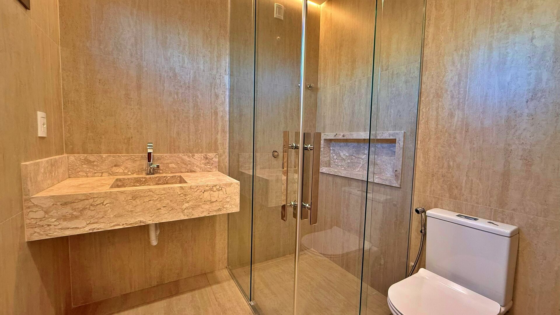 Sobrado 5 Suítes, 370 m² c/ Lazer à Venda no Condomínio Alphaville Palmas — foto