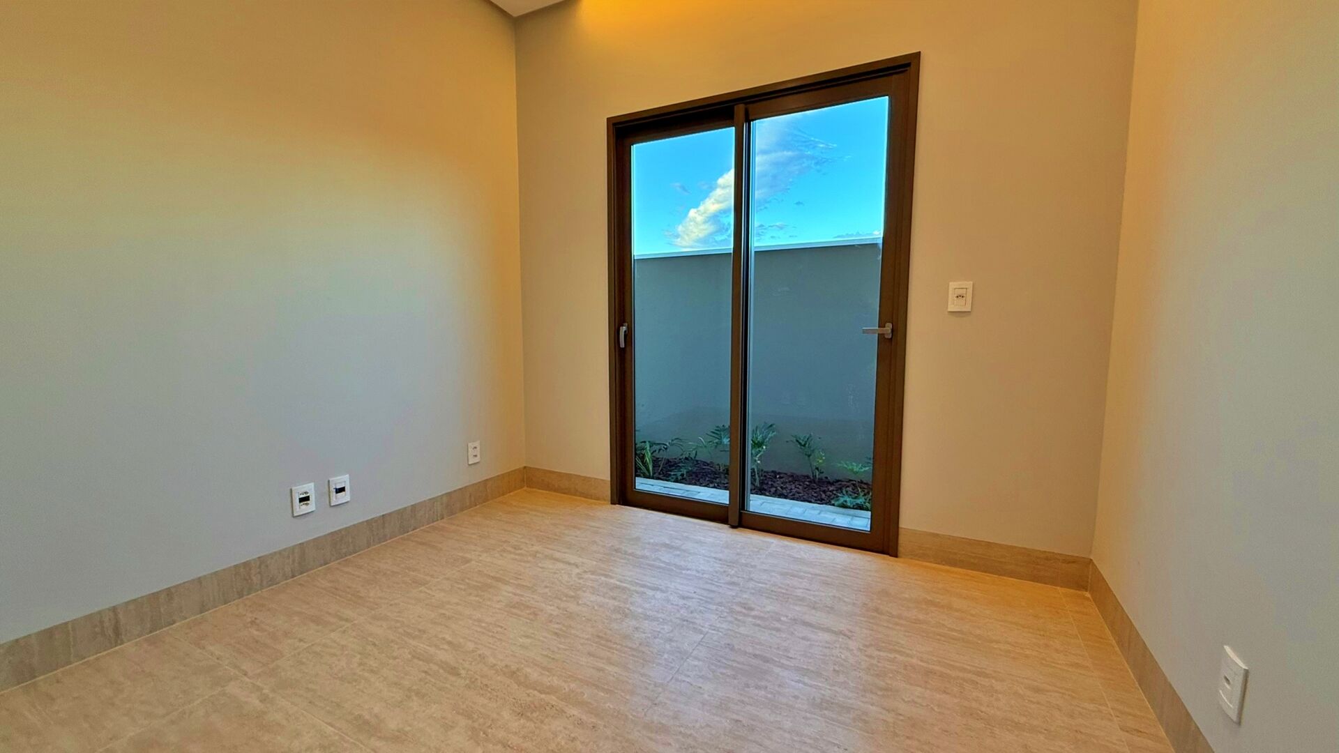 Sobrado 5 Suítes, 370 m² c/ Lazer à Venda no Condomínio Alphaville Palmas — foto