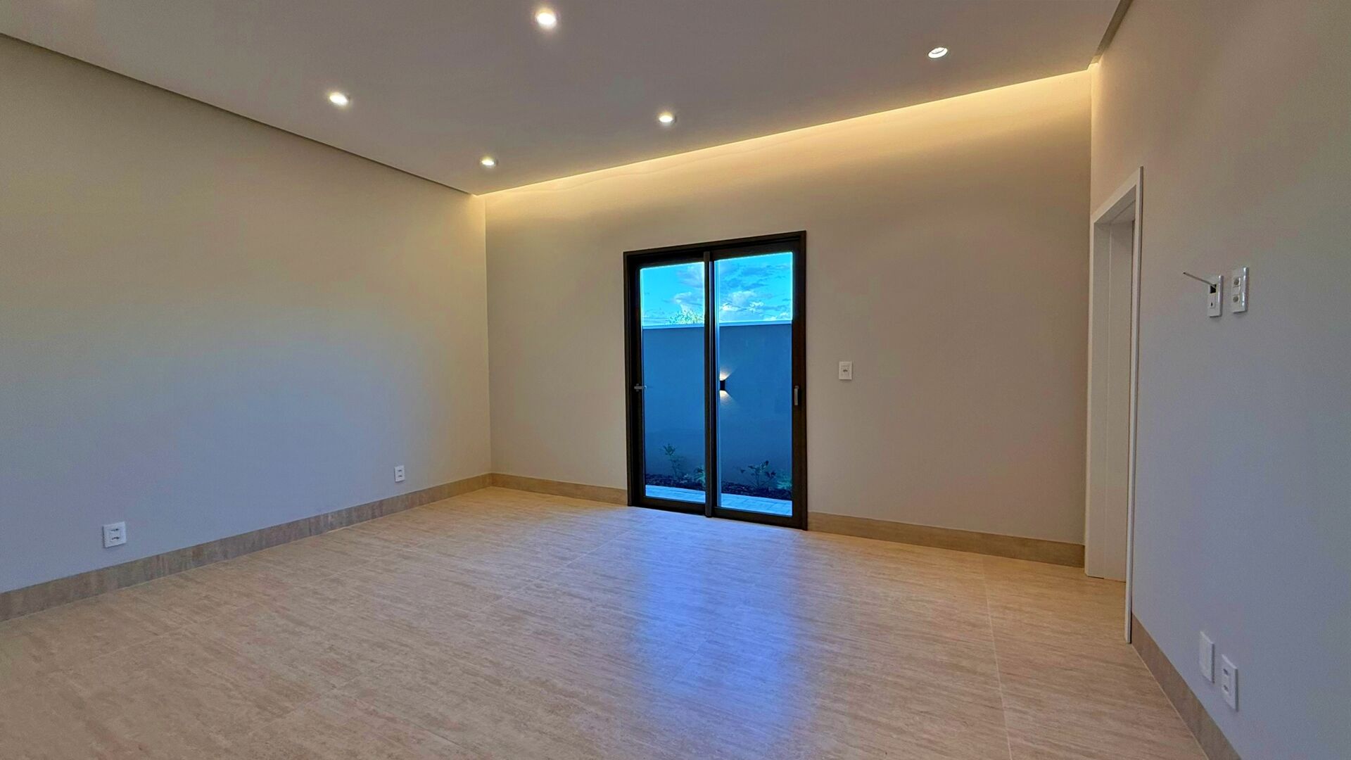Sobrado 5 Suítes, 370 m² c/ Lazer à Venda no Condomínio Alphaville Palmas — foto