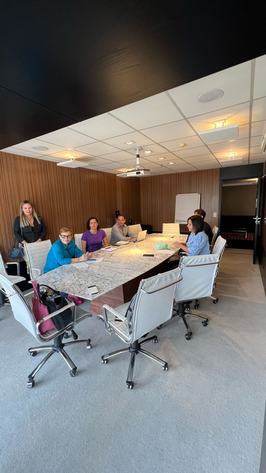 Sala Comercial para Venda ou Locação - New World Concept Office | Setor Bueno | Goiânia - GO — foto