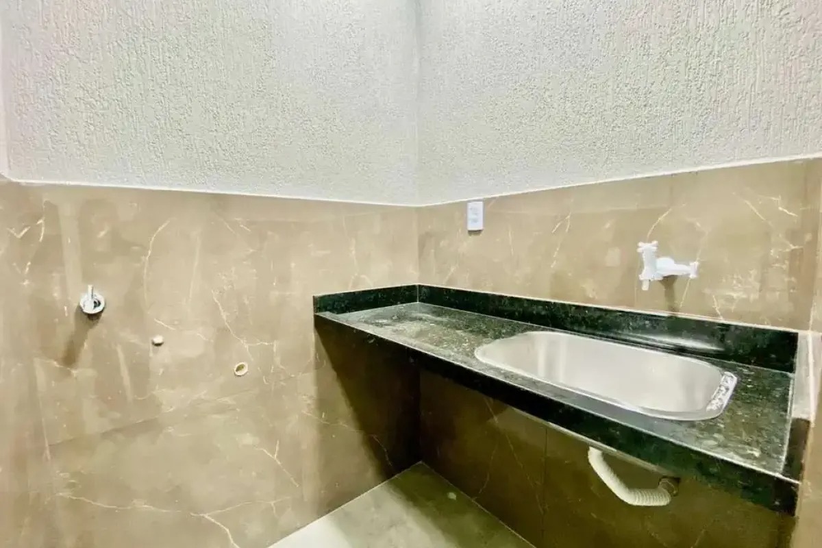 Casa 3 quartos sendo 1 suíte, Frente ao Parque - Jardim Itaipu / Goiânia .  Conforto, modernidade e localização privilegiada! — foto