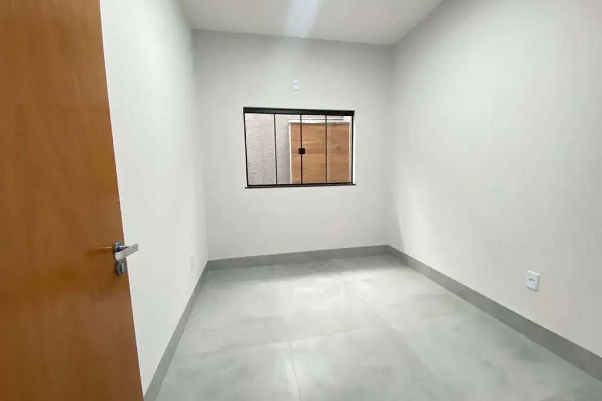 Casa 3 quartos sendo 1 suíte, Frente ao Parque - Jardim Itaipu / Goiânia .  Conforto, modernidade e localização privilegiada! — foto