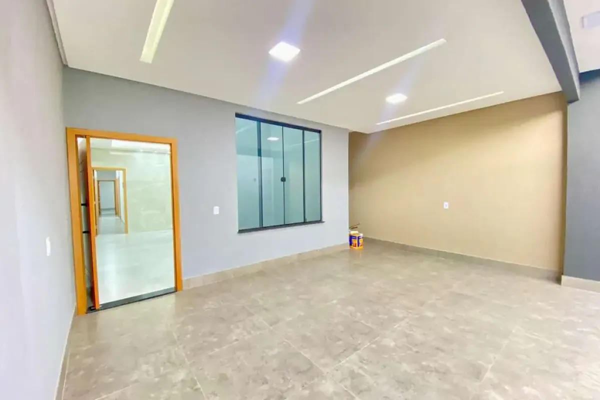 Casa 3 quartos sendo 1 suíte, Frente ao Parque - Jardim Itaipu / Goiânia .  Conforto, modernidade e localização privilegiada! — foto