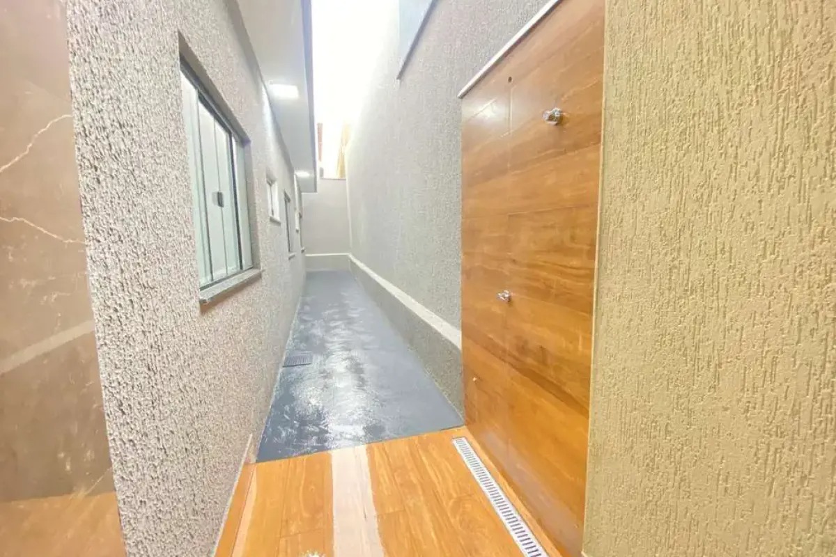 Casa 3 quartos sendo 1 suíte, Frente ao Parque - Jardim Itaipu / Goiânia .  Conforto, modernidade e localização privilegiada! — foto