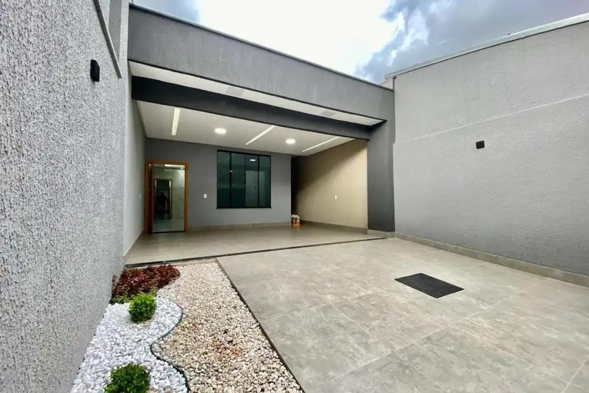 Casa 3 quartos sendo 1 suíte, Frente ao Parque - Jardim Itaipu / Goiânia .  Conforto, modernidade e localização privilegiada! — foto