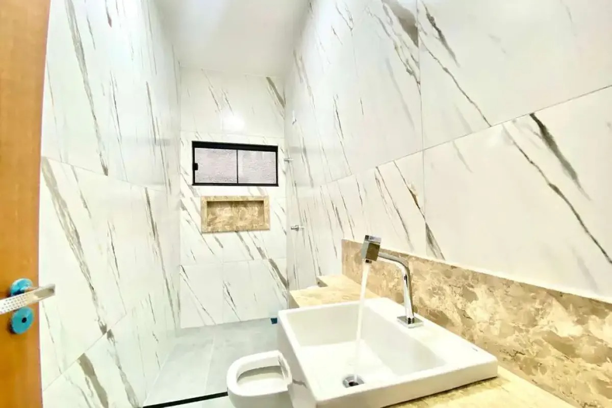 Casa 3 quartos sendo 1 suíte, Frente ao Parque - Jardim Itaipu / Goiânia . Conforto, modernidade e localização privilegiada! — foto