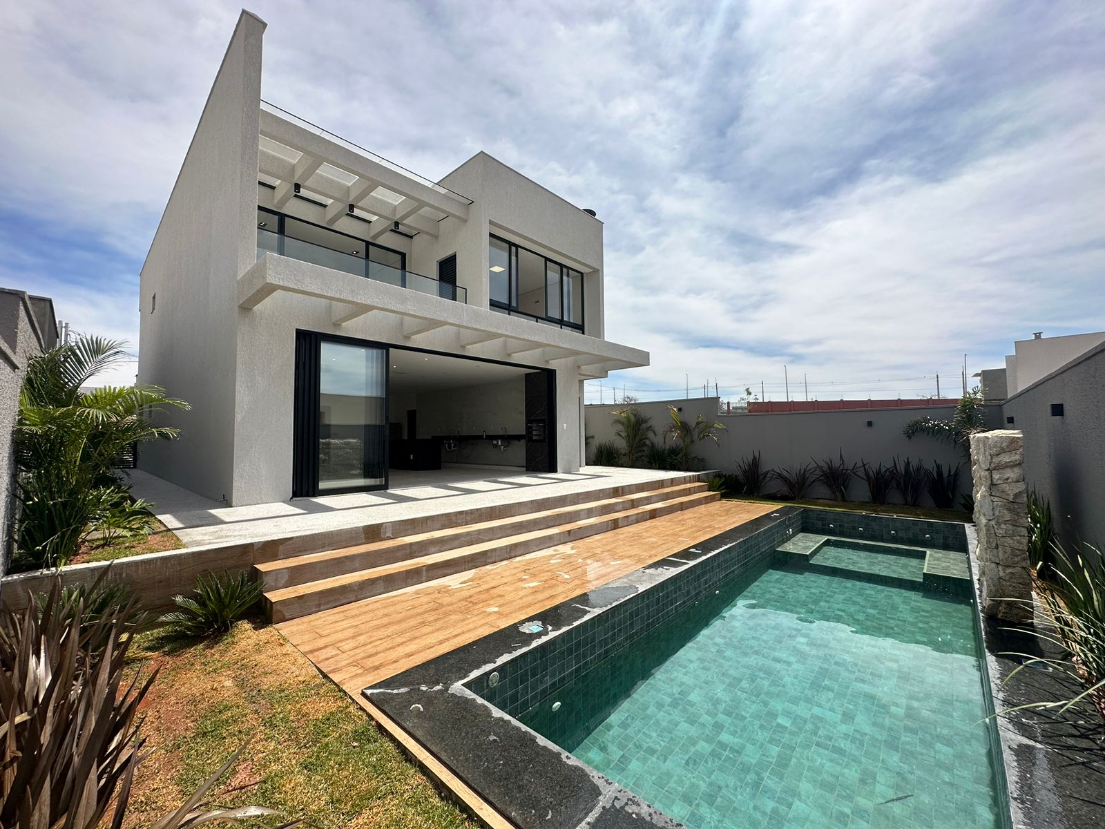 Casa em condomínio à venda - Jardins Nápoles — foto