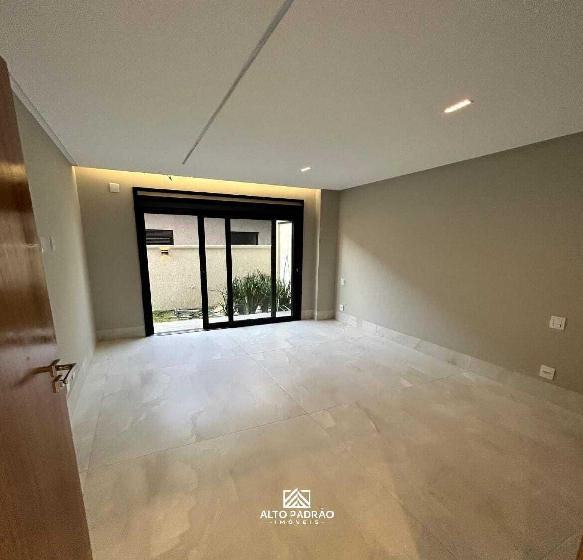 Casa à venda no bairro Residencial Goiânia Golfe Clube em Goiânia/GO — foto