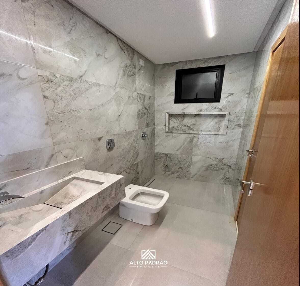 Casa à venda no bairro Residencial Goiânia Golfe Clube em Goiânia/GO — foto