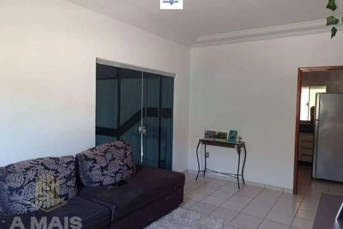 Casa 3 Quartos para Venda no Jardim Imperial - Aparecida de Goiânia — foto