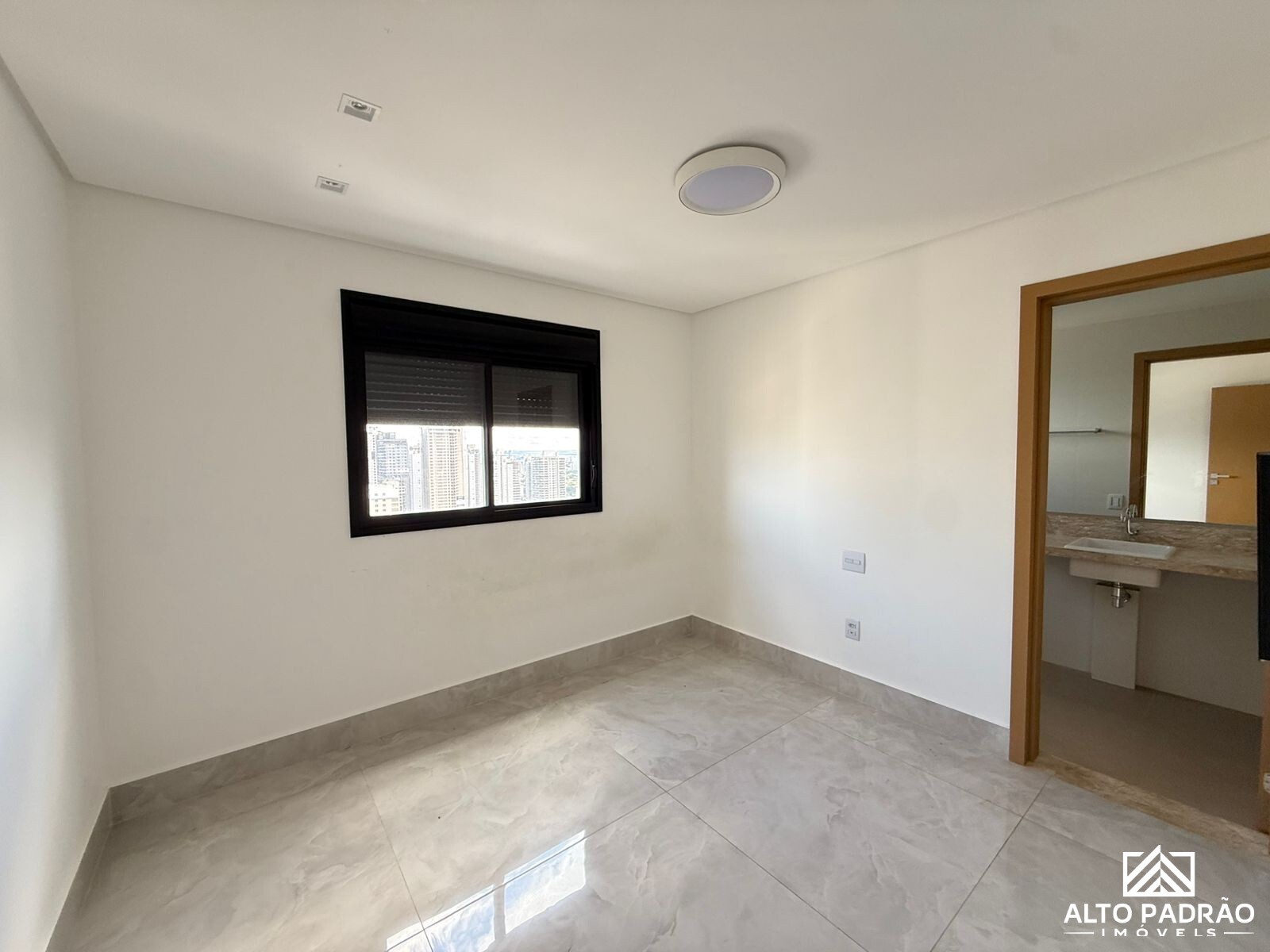 Apartamento à venda no bairro Setor Marista em Goiânia/GO — foto