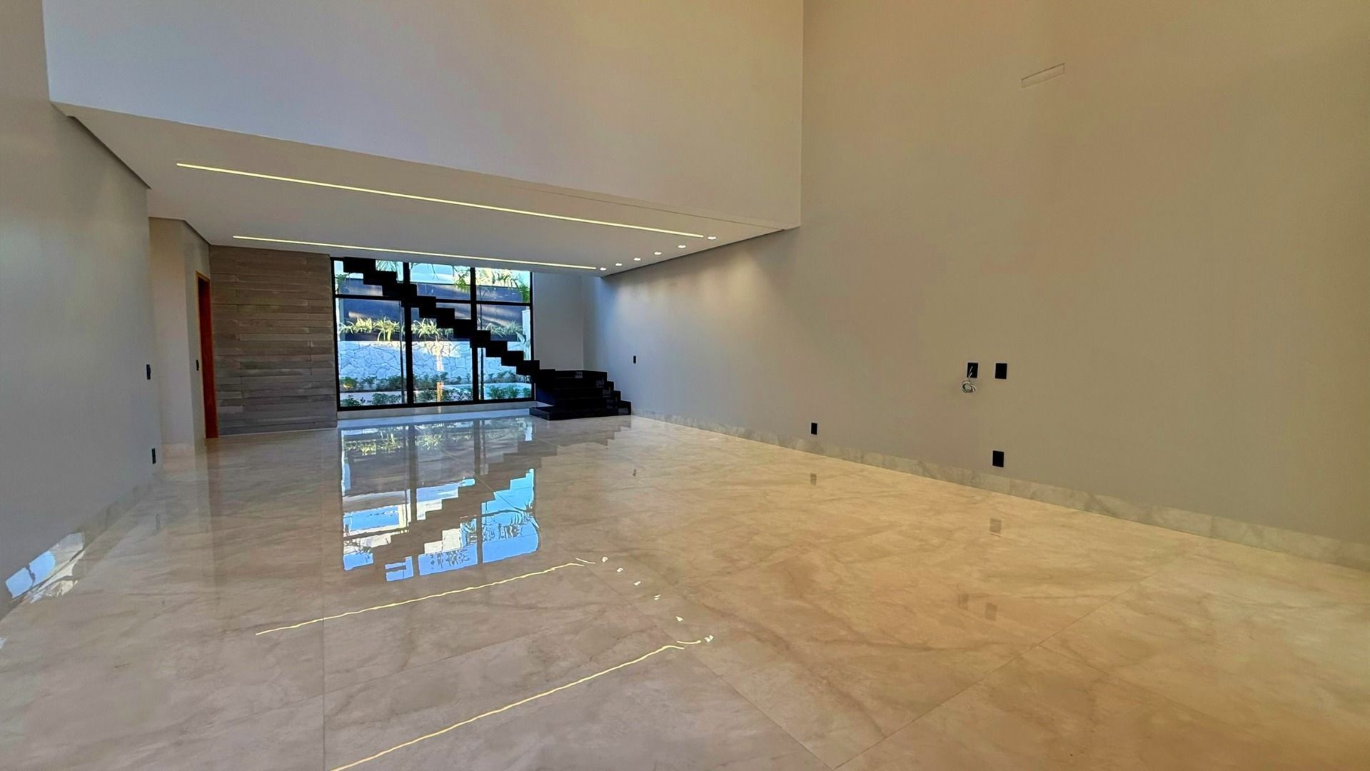 Sobrado 4 Suítes, 334 m² c/ Lazer à Venda no Condomínio Mirante do Lago — foto