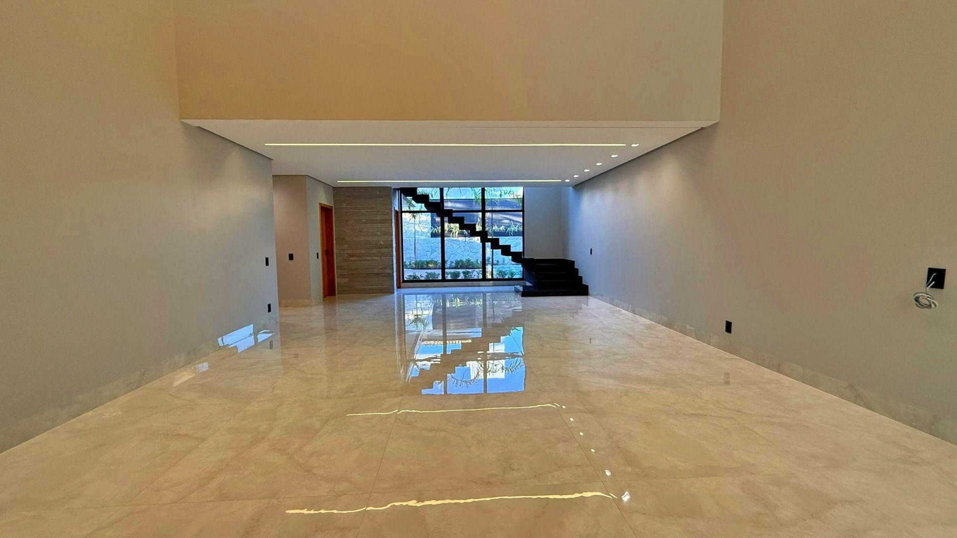 Sobrado 4 Suítes, 334 m² c/ Lazer à Venda no Condomínio Mirante do Lago — foto