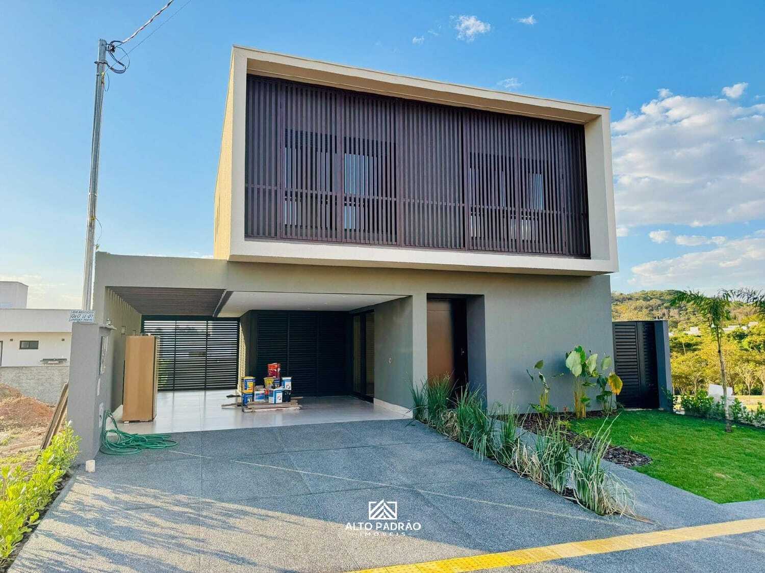 Casa, 3 quartos, 244 m² - Foto 1