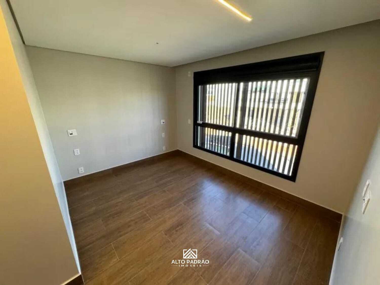 Casa, 3 quartos, 244 m² - Foto 2