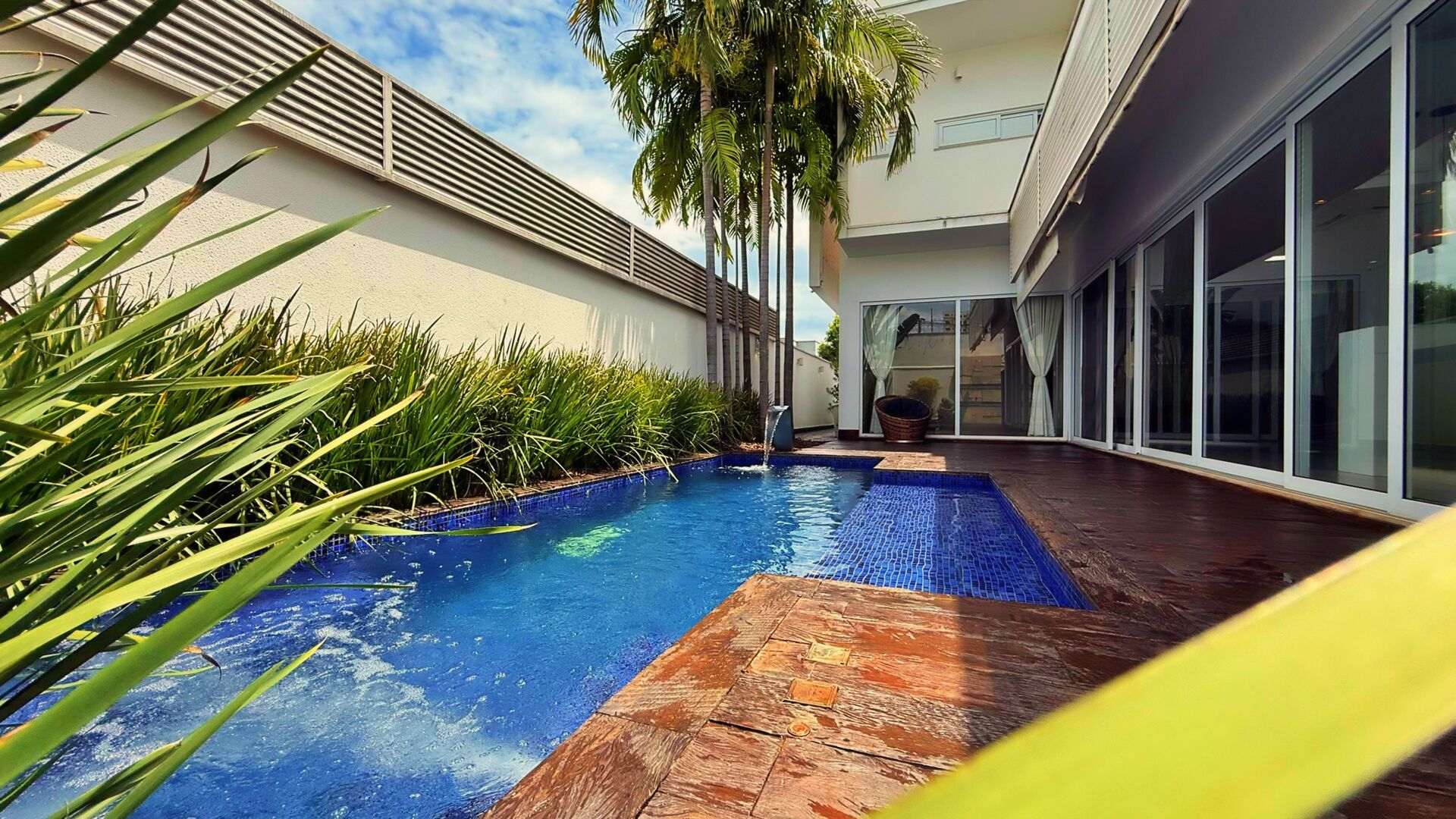 Sobrado 6 Suítes, 521 m² à Venda no Condomínio Privillege — foto