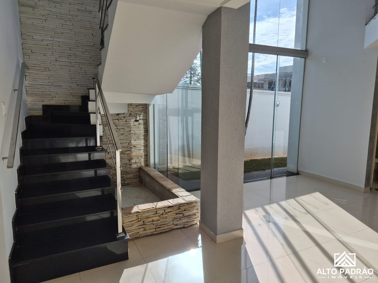 Casa, 3 quartos, 2518 m² - Foto 14