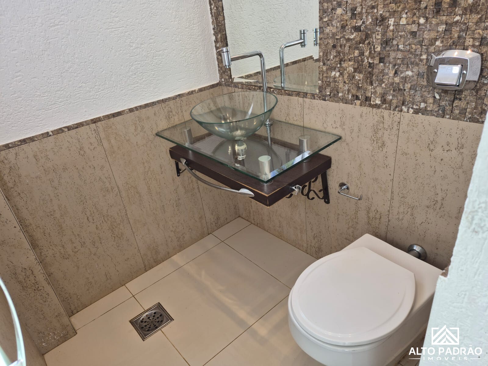 Casa, 3 quartos, 2518 m² - Foto 20