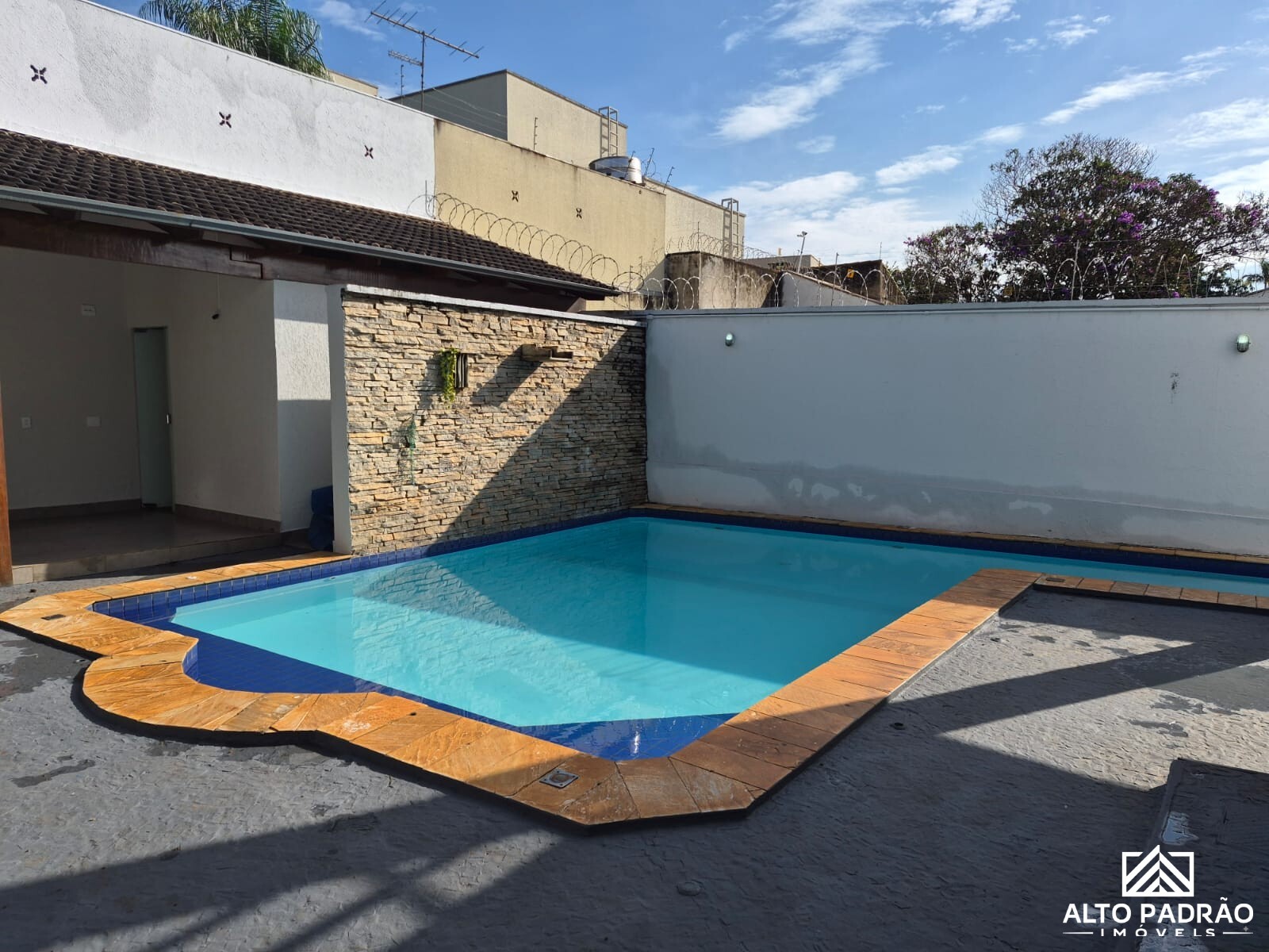 Casa, 3 quartos, 2518 m² - Foto 8