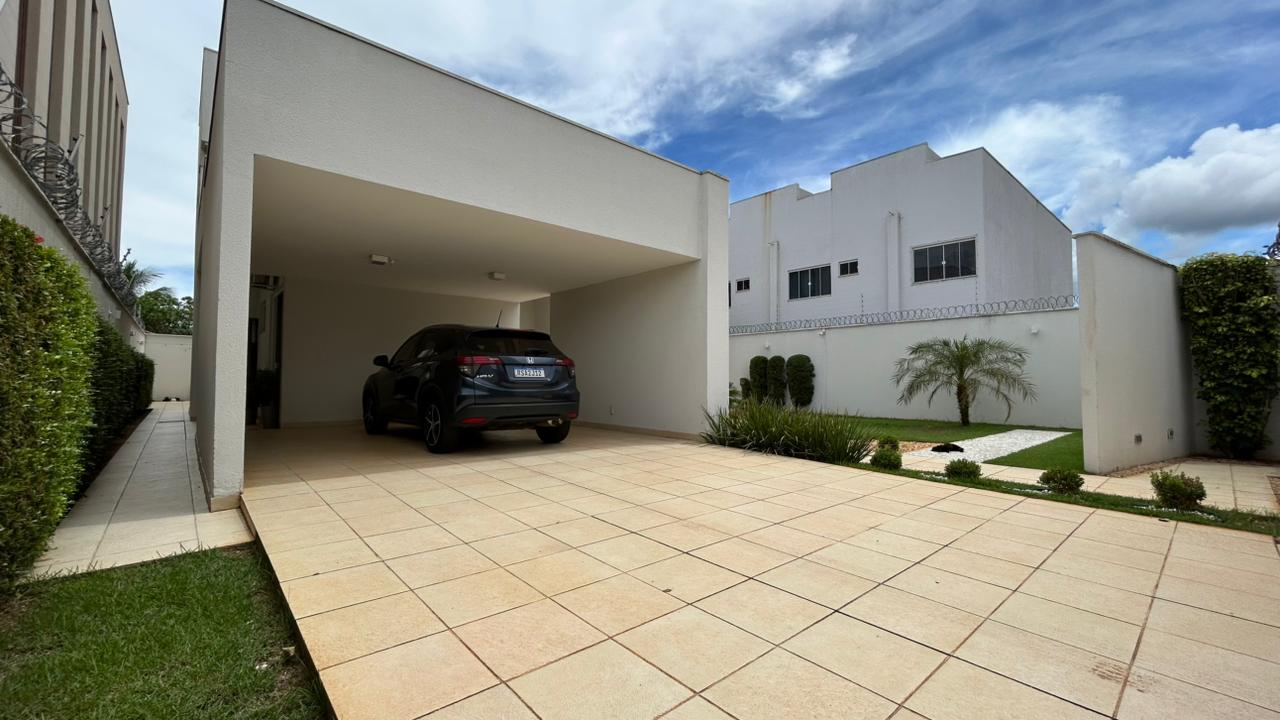 Casa de Alto Padrão na 205 Sul - 344,48 m² Construídos em Terreno de 700 m² | Energia Solar — foto