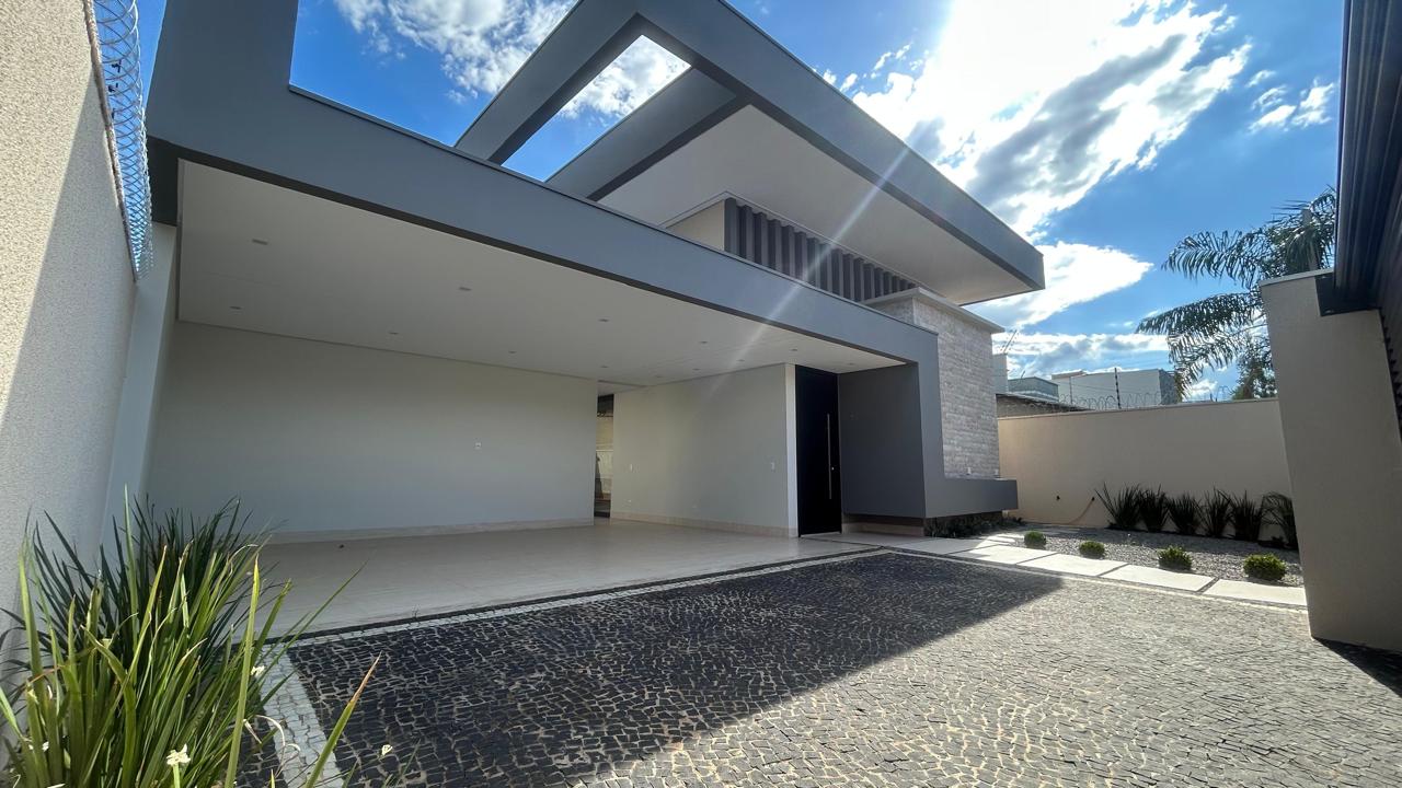 CASA À VENDA NA 509 SUL – 4 SUÍTES + ESCRITÓRIO, PISCINA E MINI CAMPO DE FUTEBOL — foto