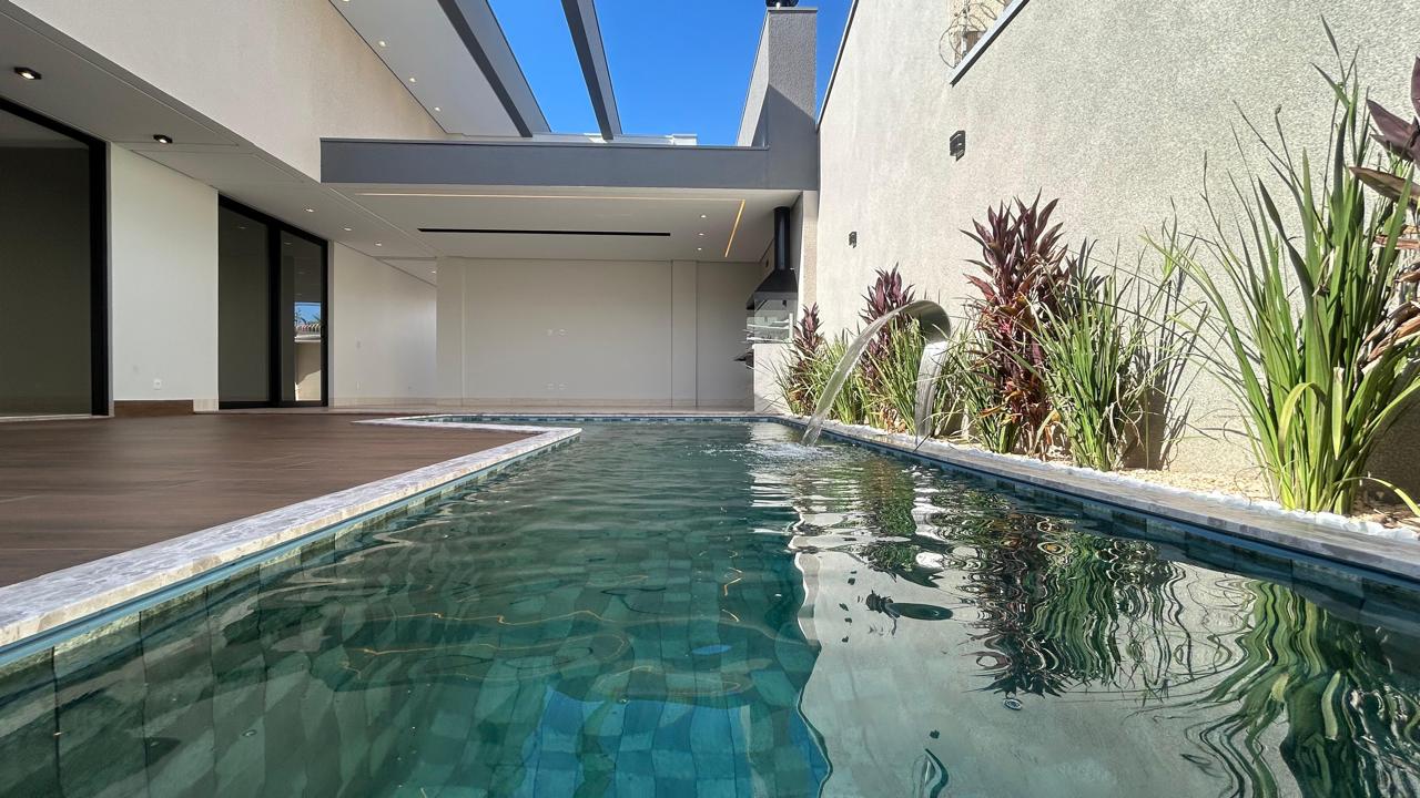 CASA À VENDA NA 509 SUL – 4 SUÍTES + ESCRITÓRIO, PISCINA E MINI CAMPO DE FUTEBOL — foto