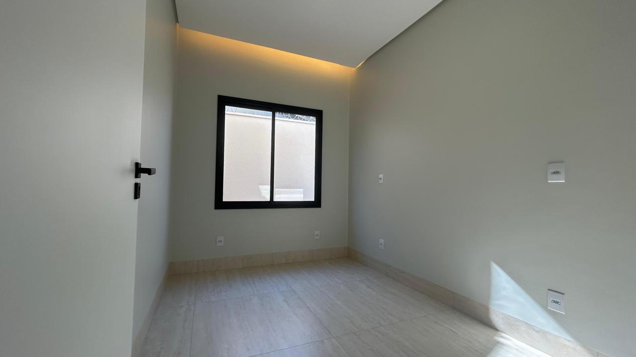 CASA À VENDA NA 509 SUL – 4 SUÍTES + ESCRITÓRIO, PISCINA E MINI CAMPO DE FUTEBOL — foto