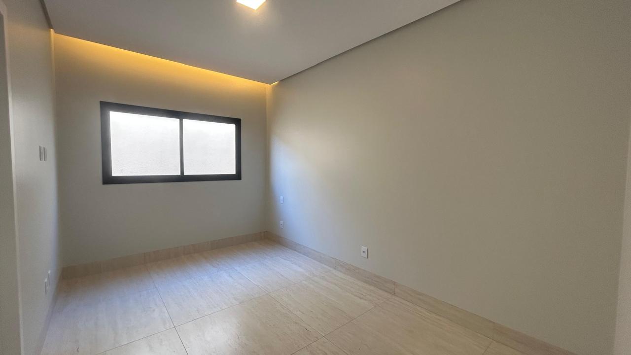 CASA À VENDA NA 509 SUL – 4 SUÍTES + ESCRITÓRIO, PISCINA E MINI CAMPO DE FUTEBOL — foto