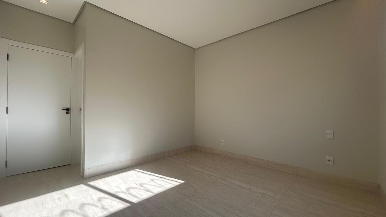 CASA À VENDA NA 509 SUL – 4 SUÍTES + ESCRITÓRIO, PISCINA E MINI CAMPO DE FUTEBOL — foto