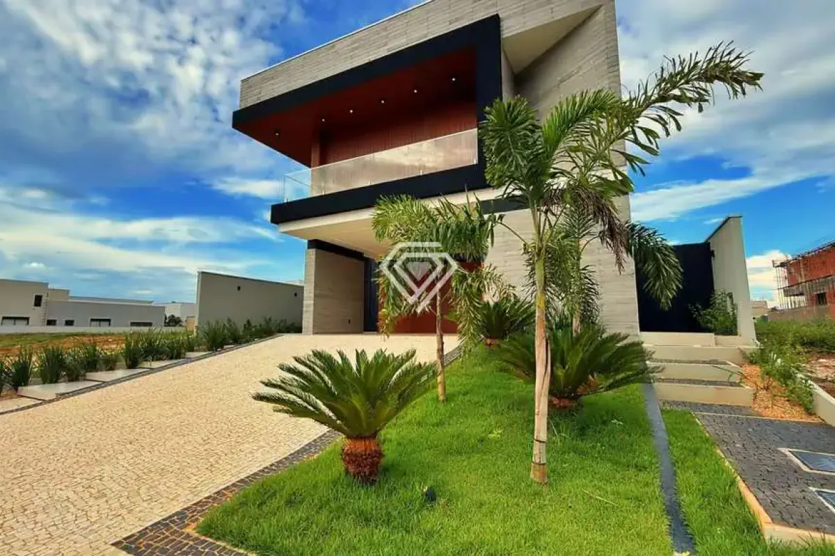 Sobrado 4 Suítes, 352 m² c/ Lazer à Venda no Condomínio Alphaville — foto