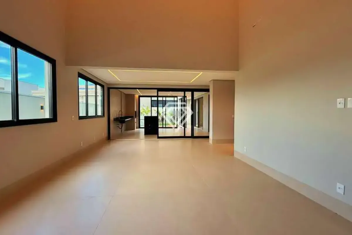 Sobrado 4 Suítes, 352 m² c/ Lazer à Venda no Condomínio Alphaville — foto