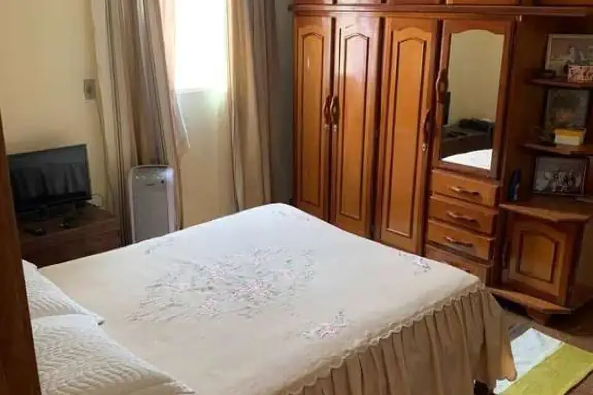 Casa com Piscina à Venda - Jardim dos Turistas, Caldas Novas - GO — foto