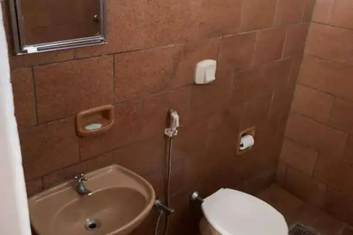 Casa com Piscina à Venda - Jardim dos Turistas, Caldas Novas - GO — foto