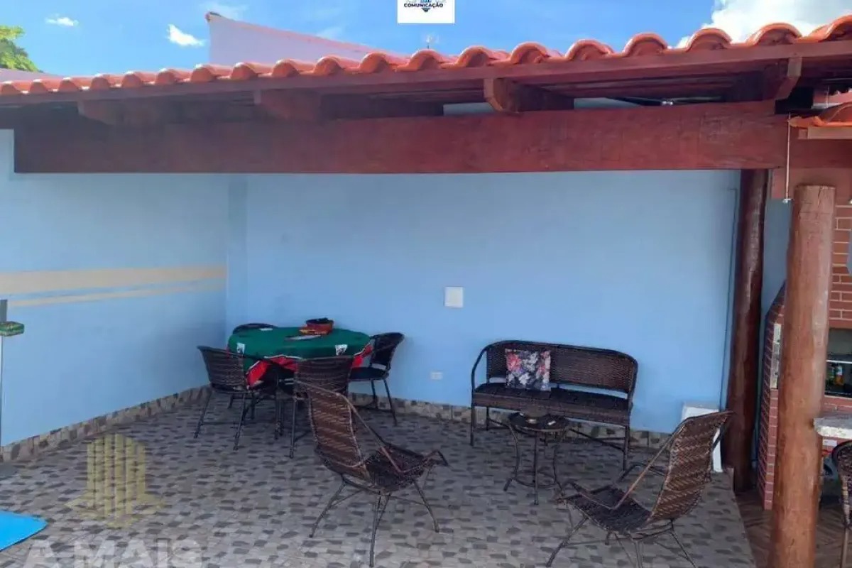 Casa com Piscina à Venda - Jardim dos Turistas, Caldas Novas - GO — foto