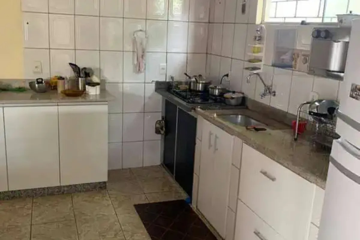 Casa com Piscina à Venda - Jardim dos Turistas, Caldas Novas - GO — foto