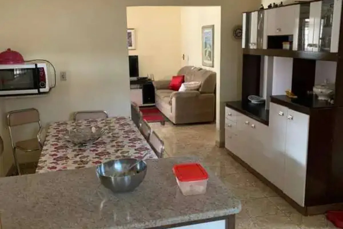 Casa com Piscina à Venda - Jardim dos Turistas, Caldas Novas - GO — foto