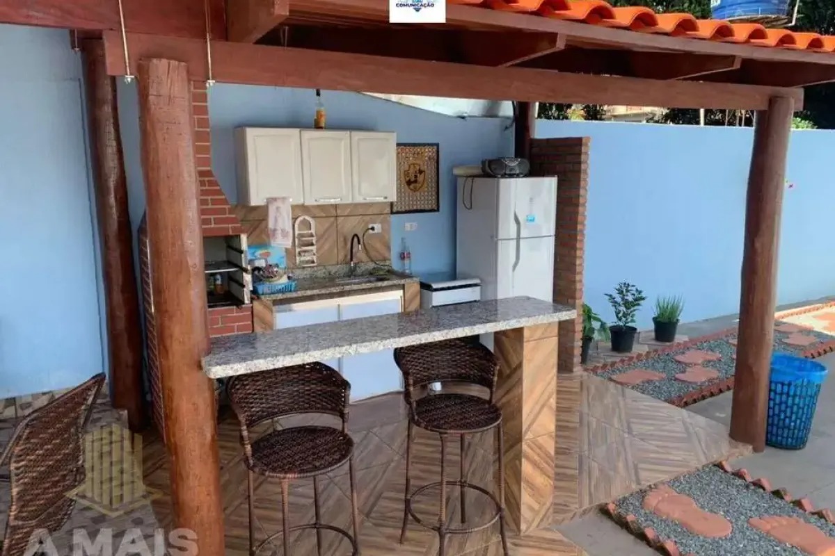 Casa com Piscina à Venda - Jardim dos Turistas, Caldas Novas - GO — foto