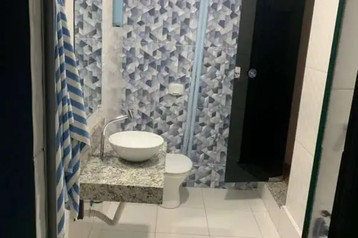 Casa com Piscina à Venda - Jardim dos Turistas, Caldas Novas - GO — foto